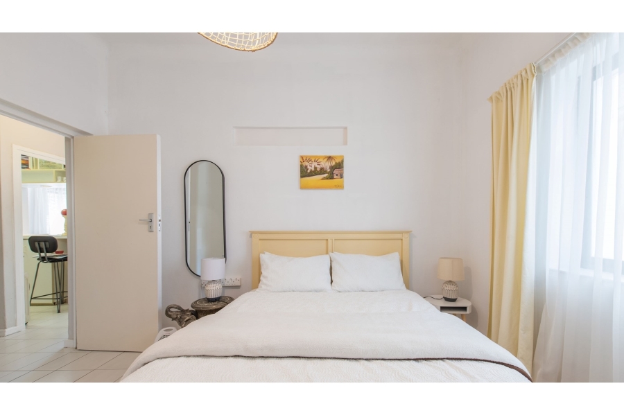 5 Bedroom Property for Sale in Green Point Western Cape